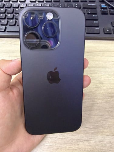 iPhone 16 Pro ពណ៌ខ្មៅ ZA ស៊ីមពីរ 128gb ស្អាត99.99% សុខភាពថ្ម96% មានប្រអប់ និងខ្សែហ្ស៊ីន