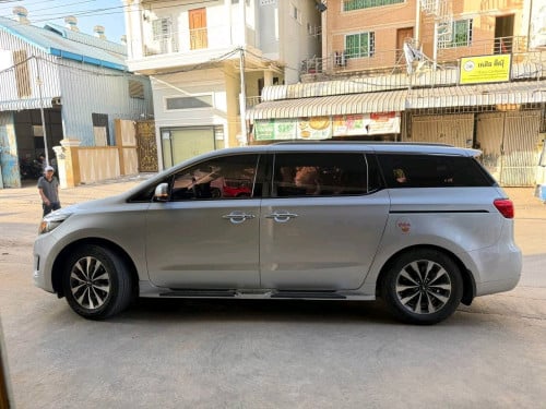Kia carnival 2015full option ទ្វាអូតូបី360