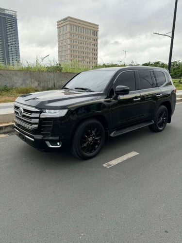 Land cruiser 2008 V6 ឡេីង​ 2024 ឡានស្អាត​ ថ្មី​ មានការធានា