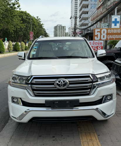 LandCruiser 2016 V8 Fulloption (ម៉ាស៊ូត)
