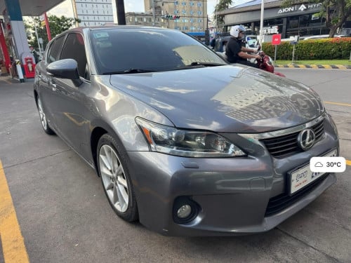 LEXUS CT 200h ឆ្នាំ2012