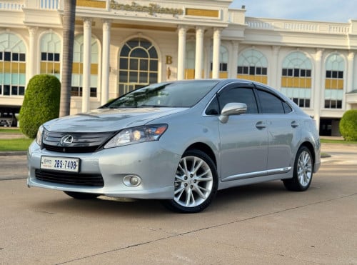 LEXUS . HS . ឆ្នាំ 010 - ហ្វូល​ ក្នុងលឿង​