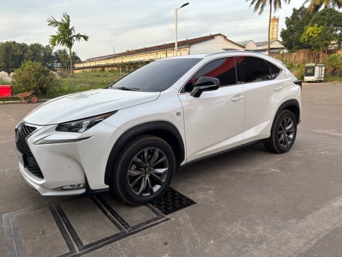 Lexus Nx 200t Fsport Full ប៉ុង១ ក្នុងឆឺរី គុជ3 បេតុង4 ហ្សិនមួយជុំ
