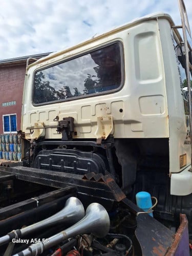 Nisan 195 ឆ្នាំ1999 ទ្រង់បើក ថ្មីខ្លាំង