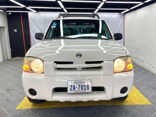 Nissan Frontier ប៉ុង2 អូតូកាពីតាស់