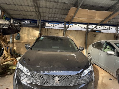 Peugeot 5008 allure full option 7កៅអី