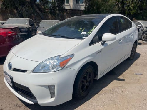 Prius 2013 Deluxe solar គ្រឿងក្នុងលឿង