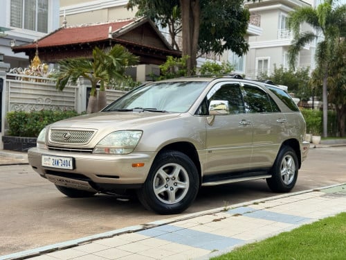 RX .300 ឆ្នាំ 2002 full . ថាច់លេស័រ​ ឡានស្អាត​