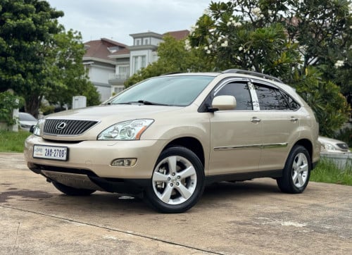 RX . 330 ឆ្នាំ 04 . Half full  ឡានថ្មី