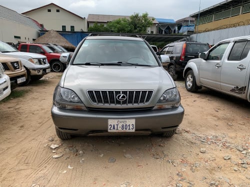 Rx300 ឆ្នាំ 2000 ប៉ុង2 ឡានស្អាត