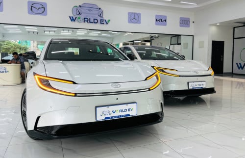 Toyota BZ5 630 pro ( in stock )