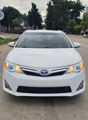 Toyota Camry Hybrid XLE 2013 Full Option