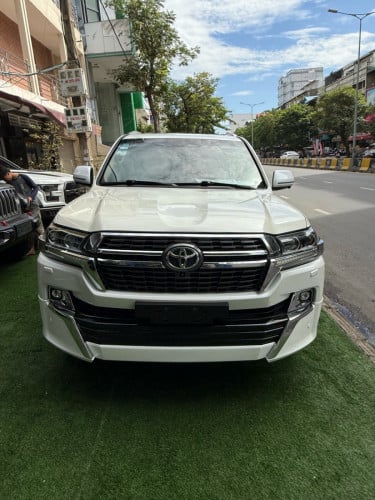 Toyota Land Cruiser 2012 V6 សាំង​ up 2021 Full Option