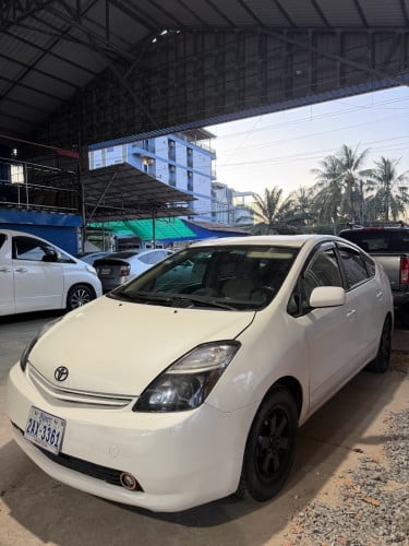 Toyota Prius 05 full