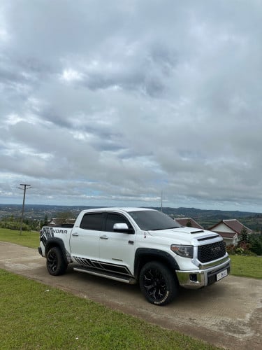 Tundra SR5 RWD 08 up 21