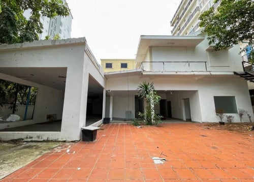 Villa for Rent in Toul Kork – 5 Bedrooms, Large Land Size✨