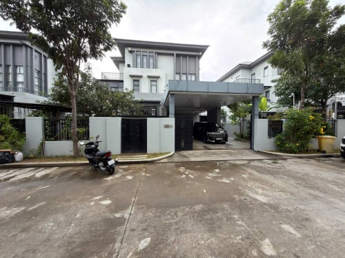 Villa Queen For Sale at Borey Chip Mong 598