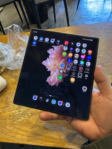 Vivo X fold3 16/512G ត្រូវការលក់វិញ