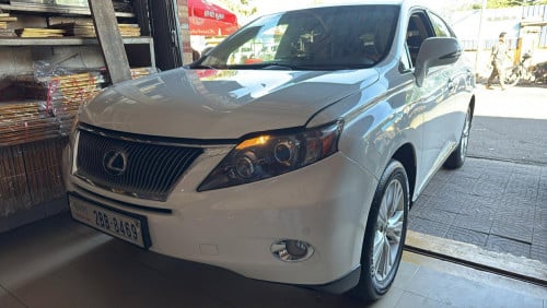 ឡាននៅថ្មីខ្លាំង