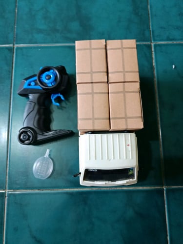 ឡានបញ្ជាអាចសាកថ្មបាន