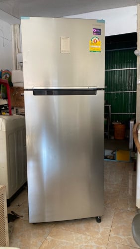 ទូរទឹកកកខ្នាតធំ​ មួយទឹក​ លក់