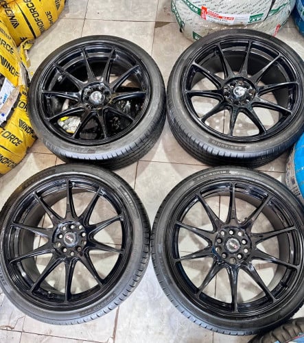 យ៉ាន​លក់នៅស្អាត