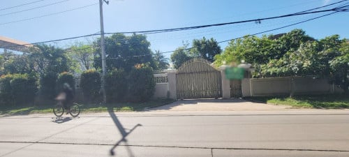 ដីអាជីវកម្មជួលលើផ្លូវអ៊ូអរនៅភ្នំពេញថ្មី