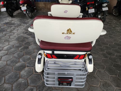 ម៉ូតូអគ្គិសនីសម្រាប់លក់