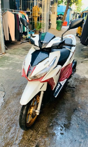 ឃ្លីក​ 017 ម៉ូតូ​ស្អាត​ មានពន្ធ​