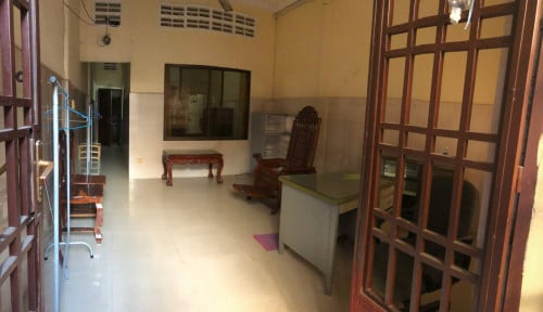 ផ្ទះជួលជាន់ទី1៖ 1st floor House for rent near the old stadium