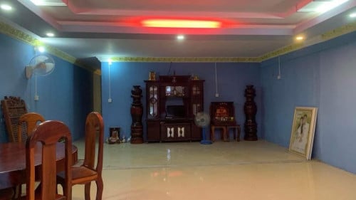 ផ្ទះជួលចំនួន10បន្ទប់មានចំណូលប្រចាំខែស្រាប់កែងជាប់ផ្លូវបេតុង ទីប្រជុំជនក្នុងក្រុងដូនកែវលក់បន្ទាន់