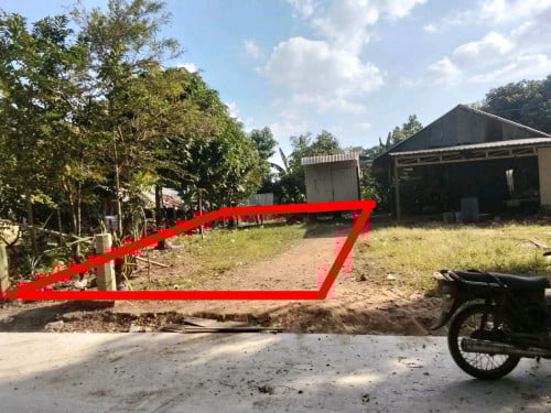 ដីលក់បន្ទាន់បងប្អូនលក់តាមទីផ្សារ10x38 បងៗណា៎៎ចង់បានឆាតមកបន្ទាន់ទាន់នៅស្ទុប់បញ្ជាក់រត់ប្លង់អោយបងប្អូន