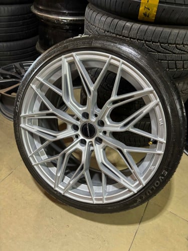 យ៉ាន់រង្វង់ 18 prius