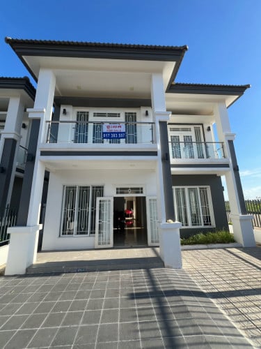 ផ្ទះវីឡាទោលលក់ $185000 ចចារ