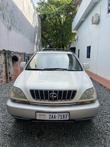 ម្ចាស់ហ៊ានធានា មកមើលខាតជើង ជួនសាហ៊ុយ200$ ហ៊ានស៉ីហ៊ាន Luxes Rx300 ឆ្នាំ2002 ប៉ុង1 ពណ៏ស