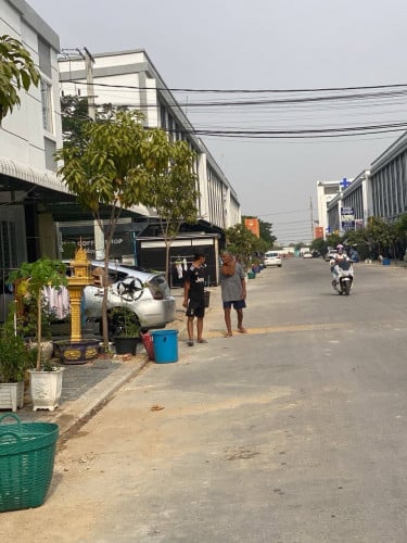 #ផ្ទះលក់បន្ទាន់នៅផ្លូវជាតិលេខ3 បុរីពិភពថ្មី គំរោង3🙏បង់មុន 20000$ ចរចារ 👉សល់បុរី: 38000$