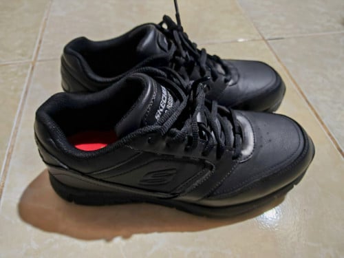 លក់ស្បែកជើងស៊ីន ស្កេតឆ័រ ព័ណ៌ខ្មៅ ស្បែកសុទ្ធ លេខ 40,ថ្មី99%