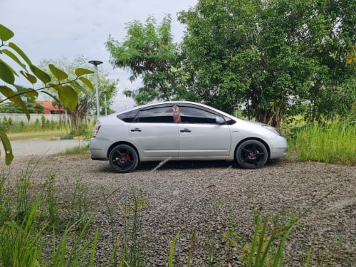 មានឡានសម្រាប់ជួល $400