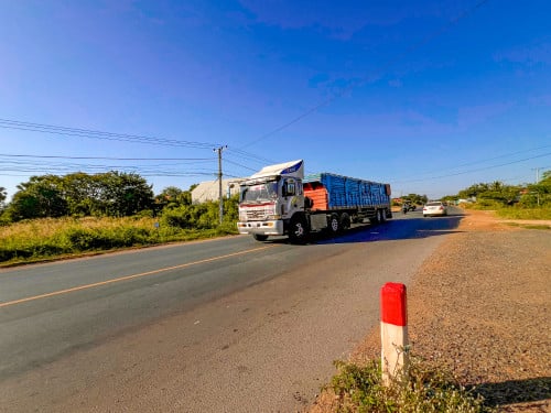 ដីលក់បន្ទាន់ (ជាប់ផ្លូវជាតិលេខ51-ជិតផ្សារឧដុង្គ)