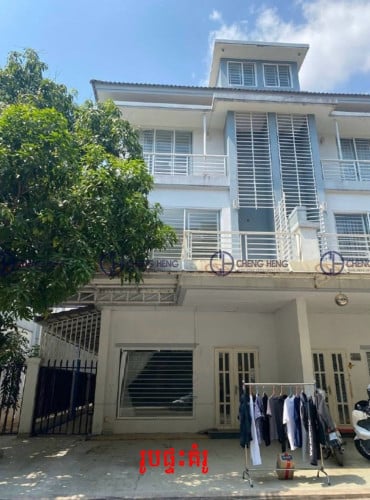 វីឡាកូនកាត់លក់នៅជីបម៉ុង598 -S328