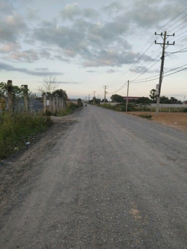 ដីលក់ 978ម៉េត្រការ៉េ ជាប់ផ្លូវ16ម៉េត្រជាប់បុរីពិភពថ្មីគម្រោជីបម៉ុងផ្សារខេម៉ល