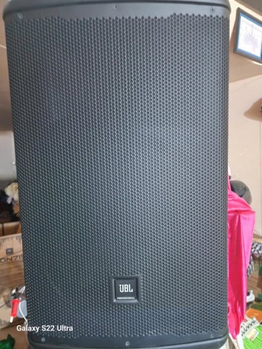 បាស់ JBL EON 715 មួយទឹក99%
