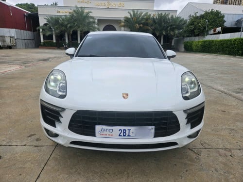 លក PORSCHE MACAN ឆ្នាំ2015