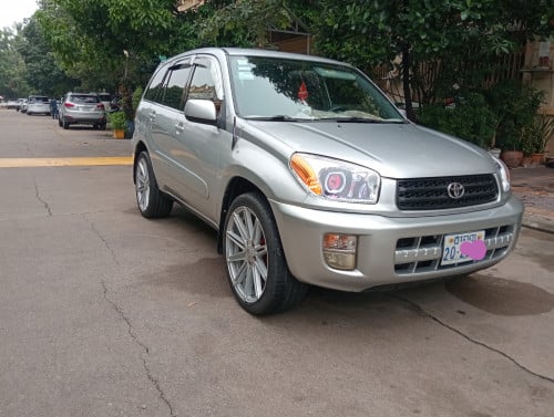 លក់ឡានស្អាតអត់បុក RAV4 L ឆ្នាំ2002 ប៉ុង1 ហ្វ្រាំងABS បើកដំបូល