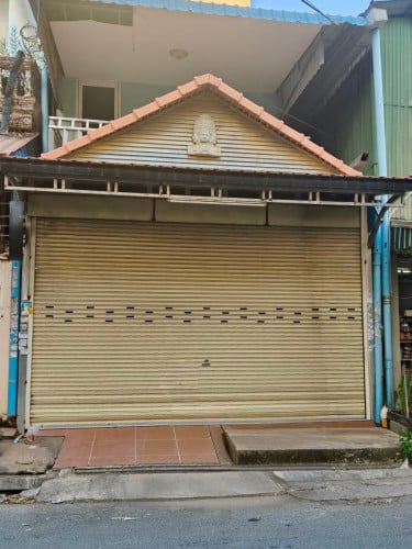 ហាងសំរាប់ជួលបឹងត្របែក   /  Shop for rent Boeng Trabaek