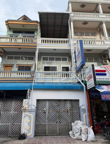 ផ្ទះអាជីវកម្មសម្រាប់ជួលនៅម្តុំសាលាសន្ធរម៉ុក,ទួលគោក / Shop House for Rent at Toul Kouk