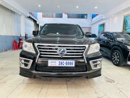 🚘Lexus: 570 / 2013 full option ( អារ៉ាប់)✅ម៉ាសុីន : កំលាំង 5.7L (សាំង)ECO sport
