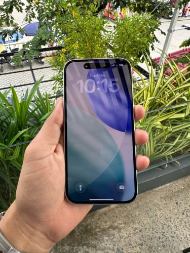 15 256g Blue condition 99% all original,