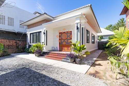 2 Bedrooms House for Rent in Siem Reap City, Sangkat Sala Kamreuk