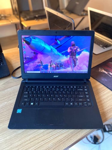 Acer aspire E1 / CPU Celeron/ Ram 4GB / SSD 128GB / battery 🔋 good / ខូច keyboard Free Keyboard